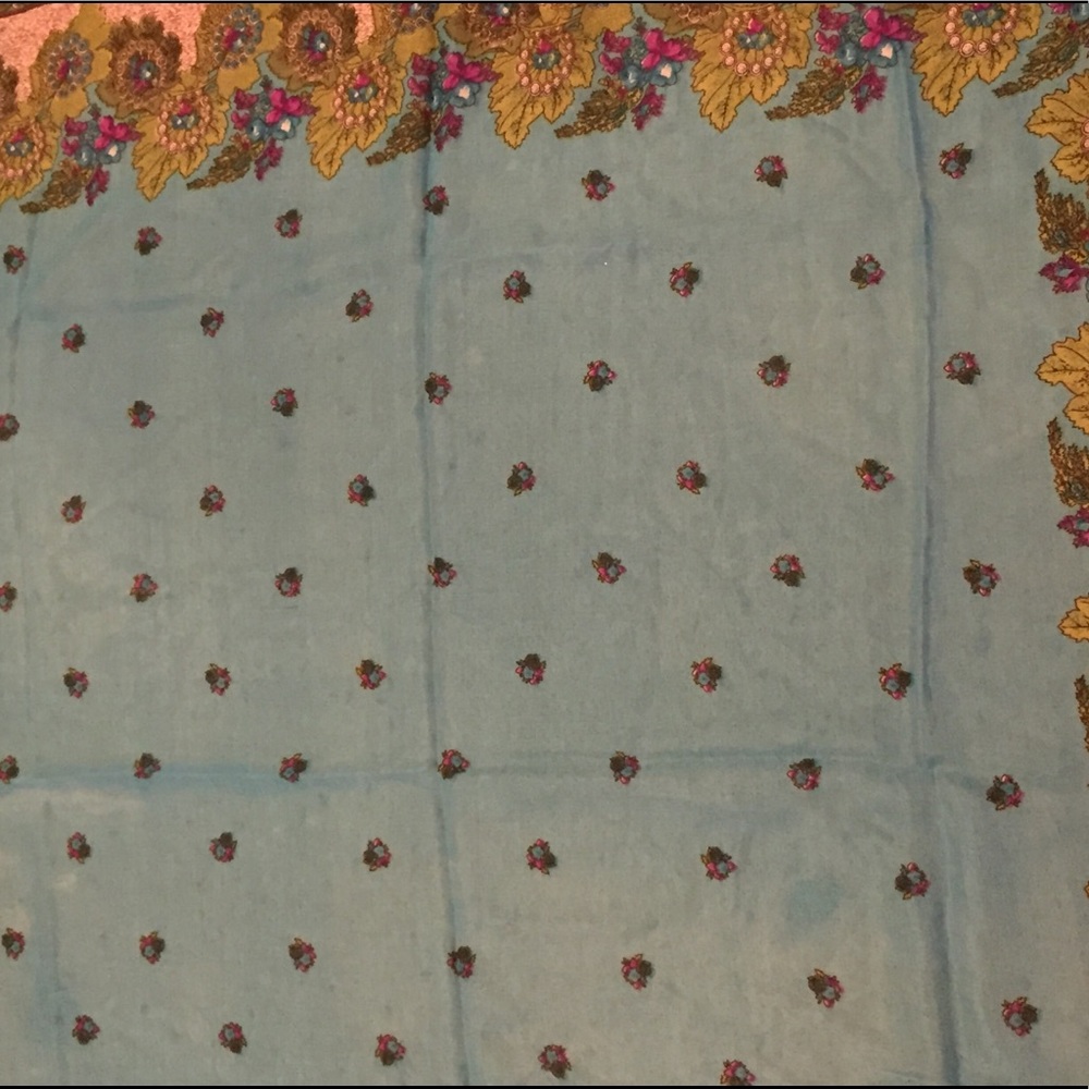 Oversized blue green floral scarf - Picture 7 of 8